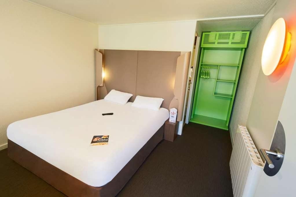 Campanile Hotel Beauvais, chambre avec penderie, secteur Alentours, Beauvais