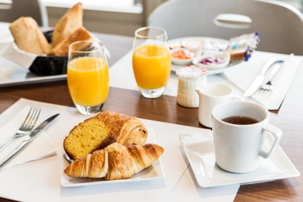 Campanile Hotel Beauvais, petit-déjeuner dressé en salle, secteur Alentours, Beauvais