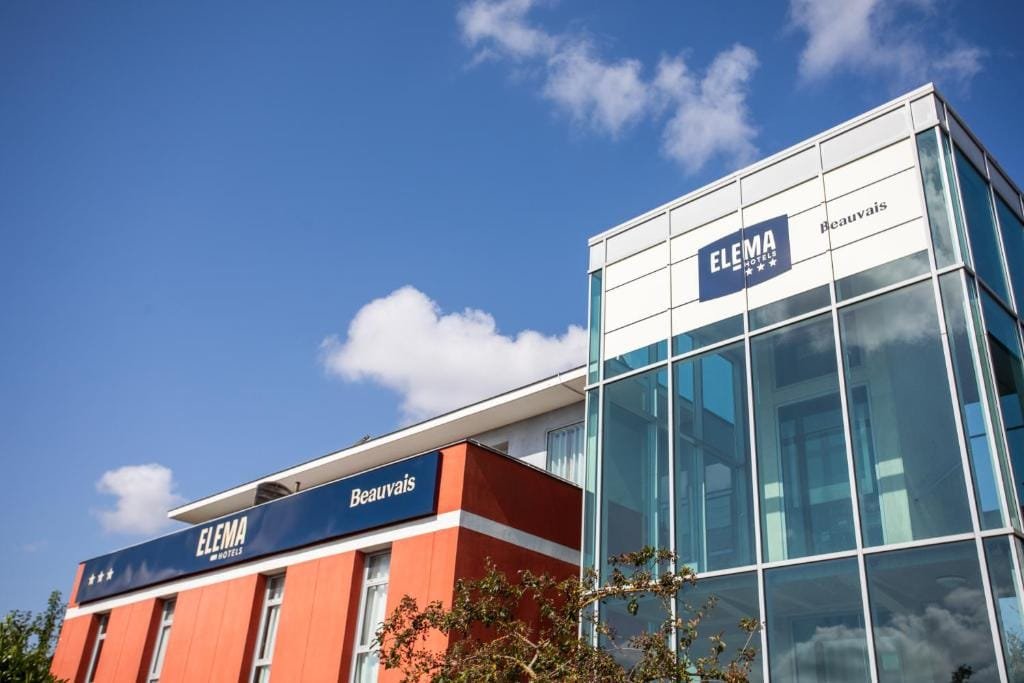 Elema Hotels Beauvais, façade moderne avec enseigne, secteur Aéroport, Beauvais