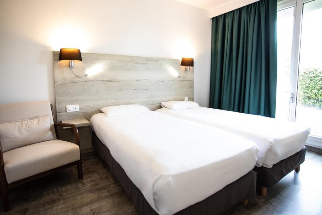 Elema Hotels Beauvais, chambre avec lits jumeaux et accès jardin, secteur Aéroport, Beauvais