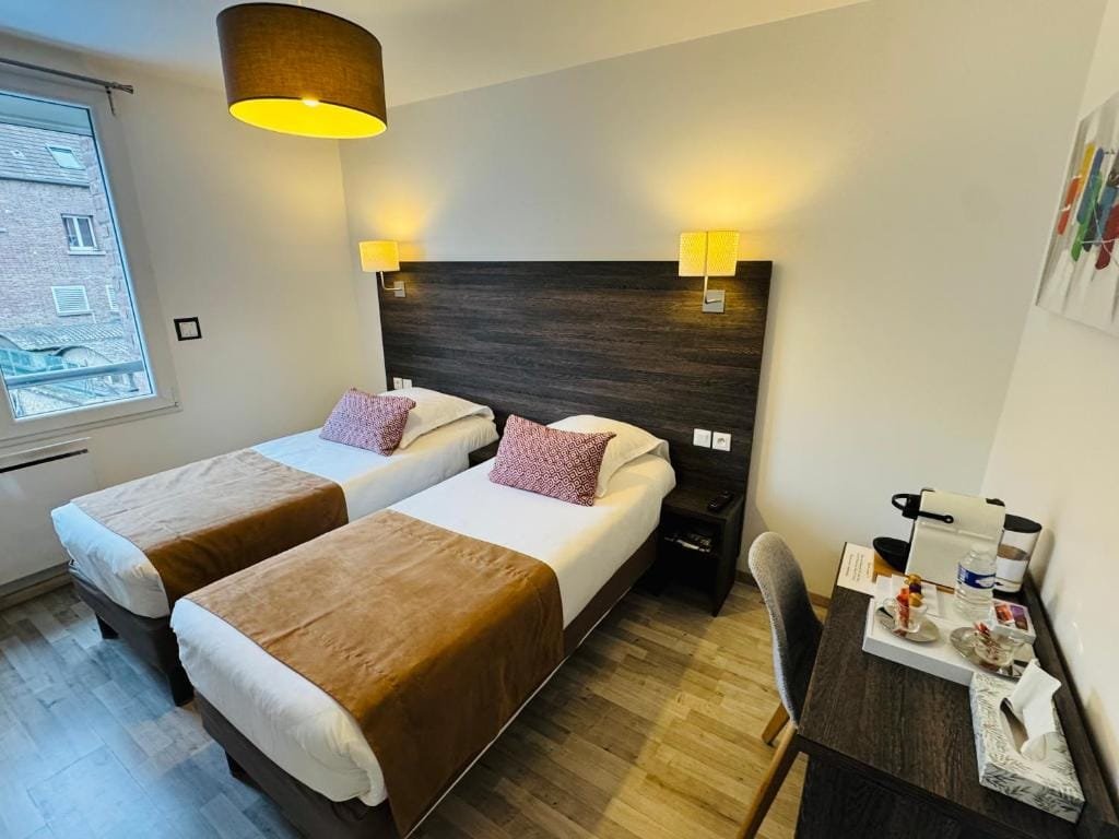 Hôtel de la Cathédrale, chambre à lits jumeaux avec vue sur cour, secteur Centre-ville, Beauvais