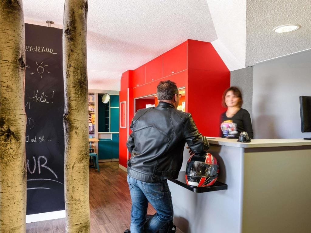 hotelF1 Beauvais, comptoir de réception, secteur Alentours, Beauvais