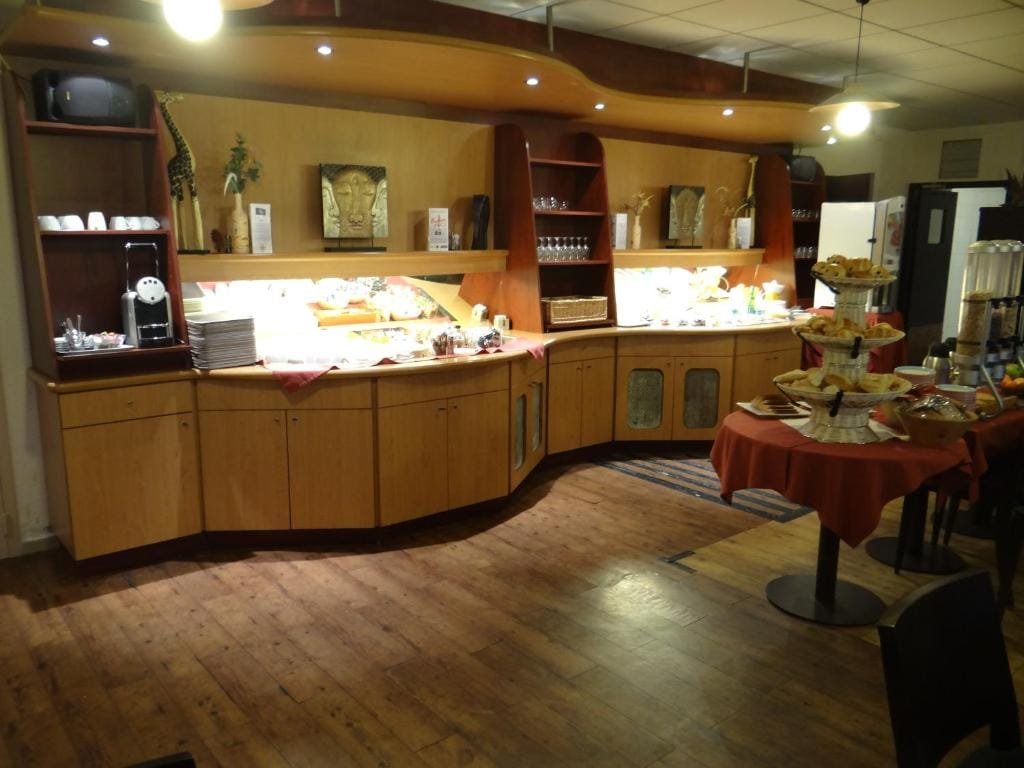 Kyriad Beauvais Sud, buffet du petit-déjeuner, secteur Alentours, Beauvais