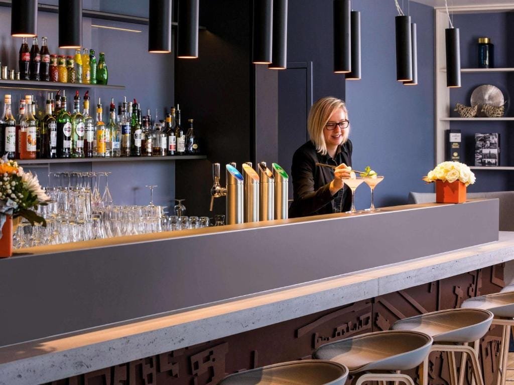 Mercure Beauvais Centre Cathédrale, service au bar, secteur Centre-ville, Beauvais