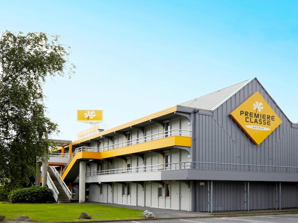 Premiere Classe Beauvais, façade et enseigne, secteur Alentours, Beauvais