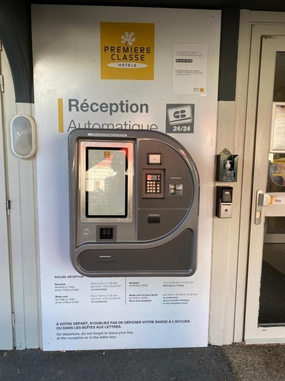 Premiere Classe Beauvais, borne de réception automatique, secteur Alentours, Beauvais