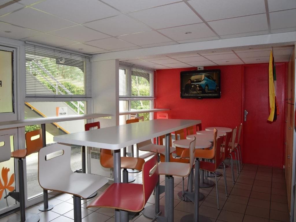 Premiere Classe Beauvais, espace petit-déjeuner, secteur Alentours, Beauvais