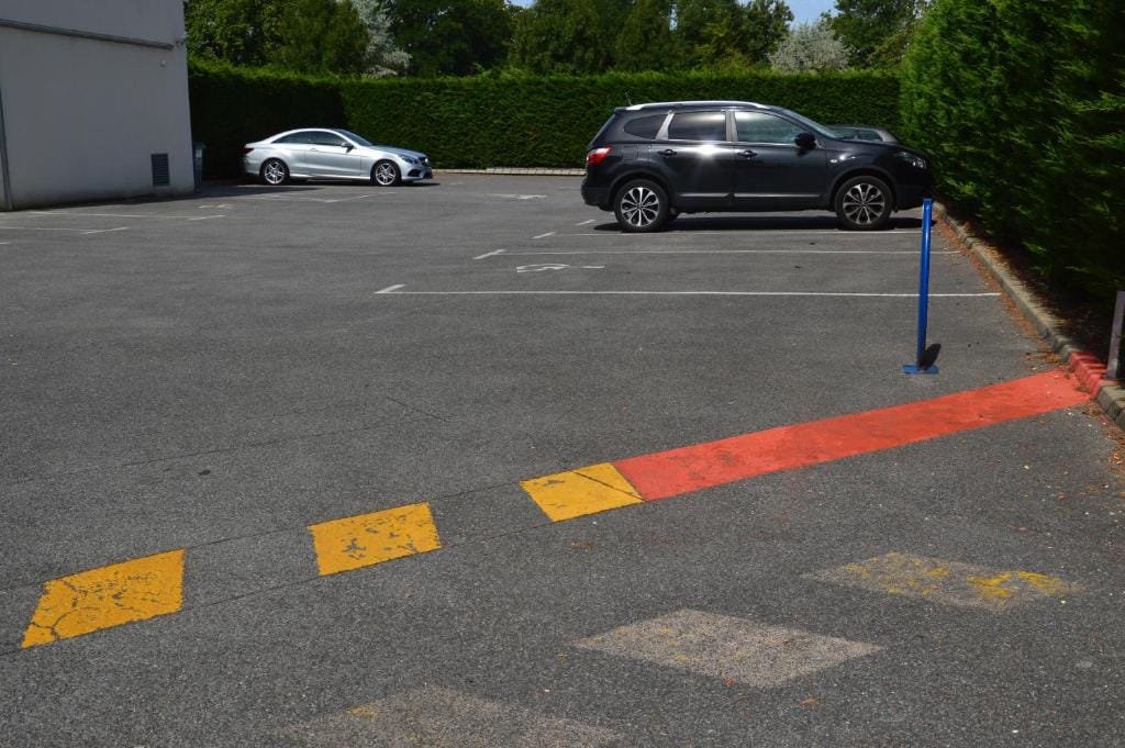 The Originals City Hôtel Beauvais, parking avec places PMR, secteur Aéroport, Beauvais