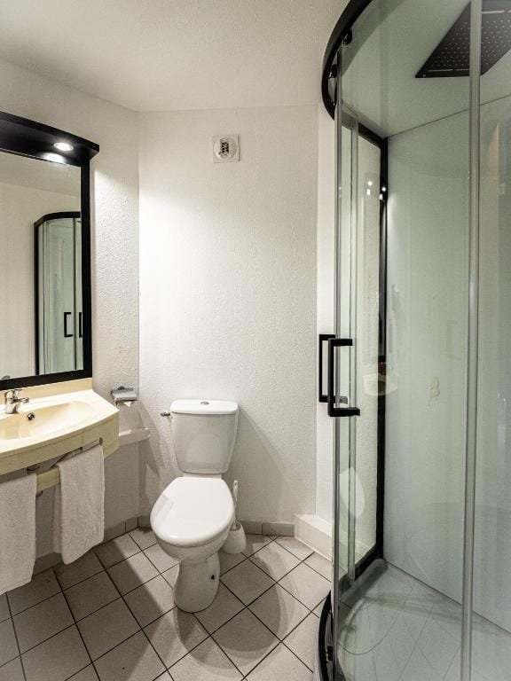 Welcomotel Beauvais Aéroport, salle de bain avec douche à l'italienne, secteur Alentours, Beauvais